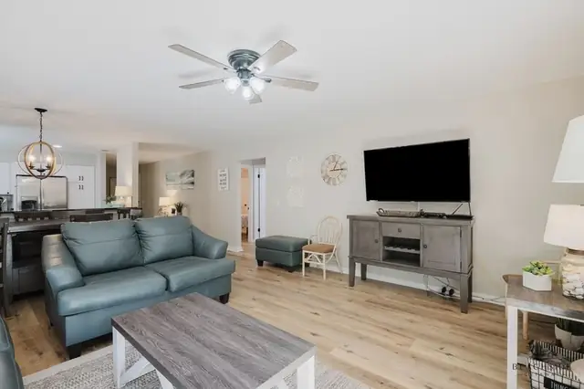 Living room at Springwood Villas 70